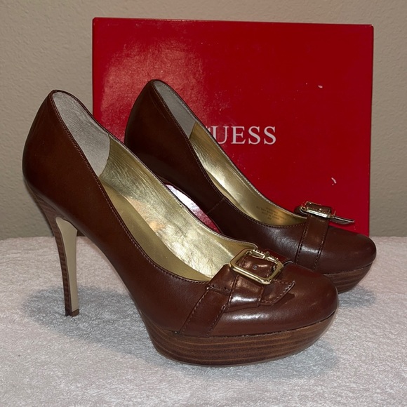 GUESS Round Toe Brown Heels - Picture 1 of 9
